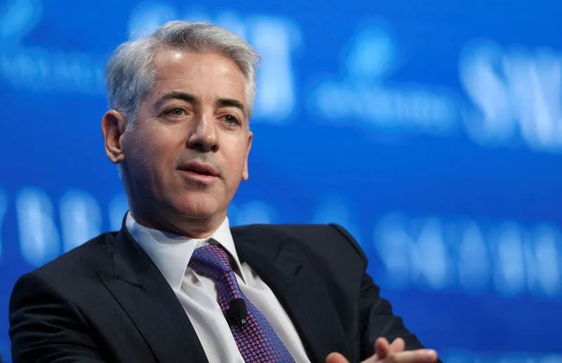 Bill Ackman addressing investors at a conference