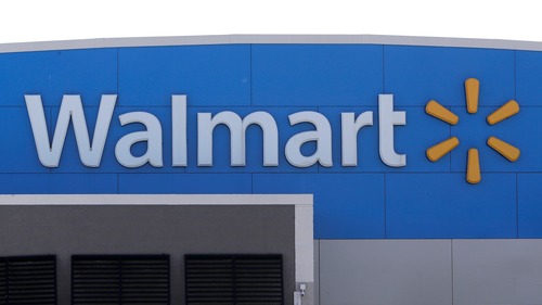 Walmart store exterior with logo, relevant to Walmart earnings